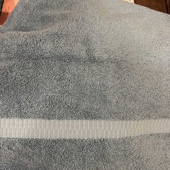 NWT Kate Spade bath towels and hand towel and wash cloths set - Picture 4 of 4